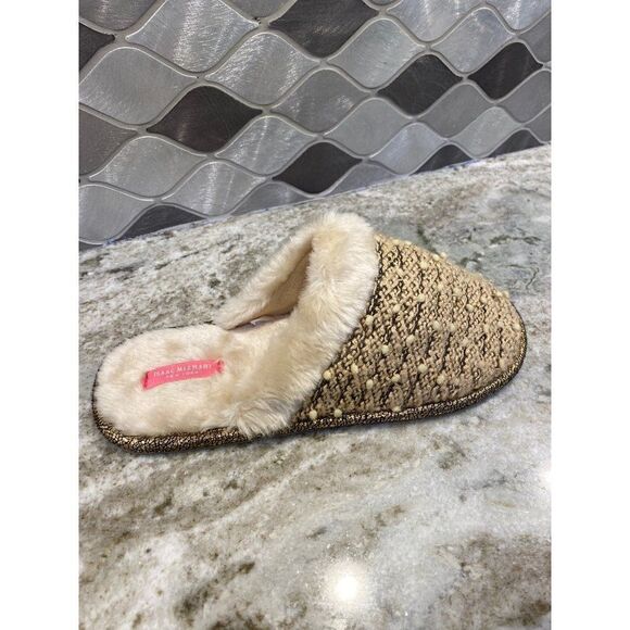 Isaac Mizrahi NY Gold Faux Fur Bedroom Slippers Size 8 - Picture 2 of 7